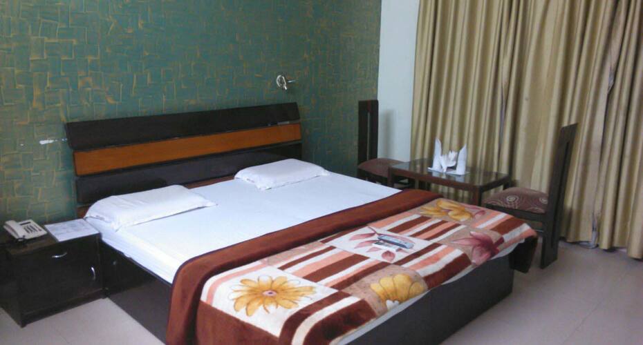 Hotel Kingston, Zirakpur 3